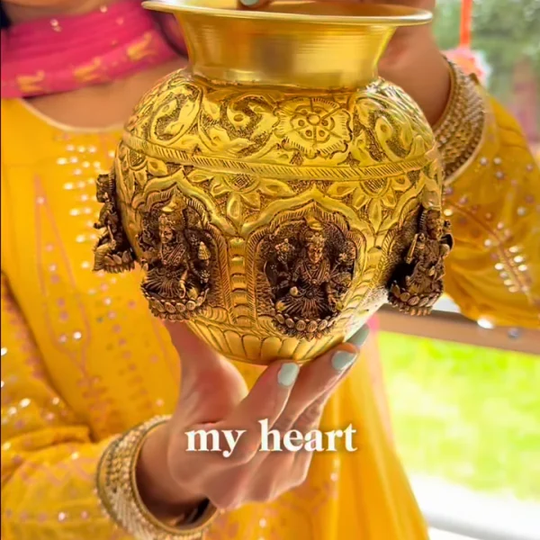 अष्टलक्ष्मी कलश
