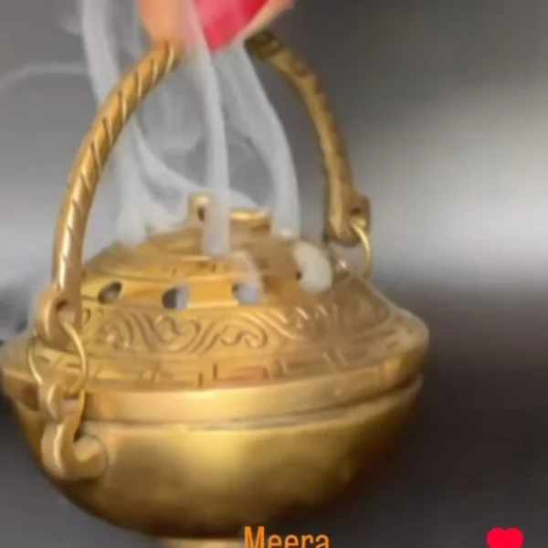 Handle Dhoopdani